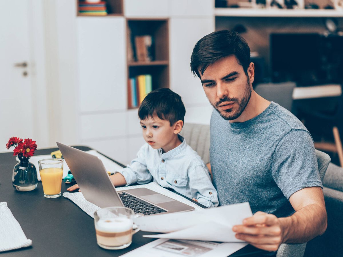 Avanza ley que permitira teletrabajo durante el primer año de los hijos