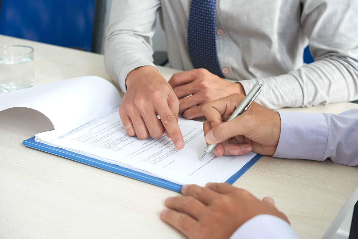 Si tu contrato termino, la ley puede volverte indefinido