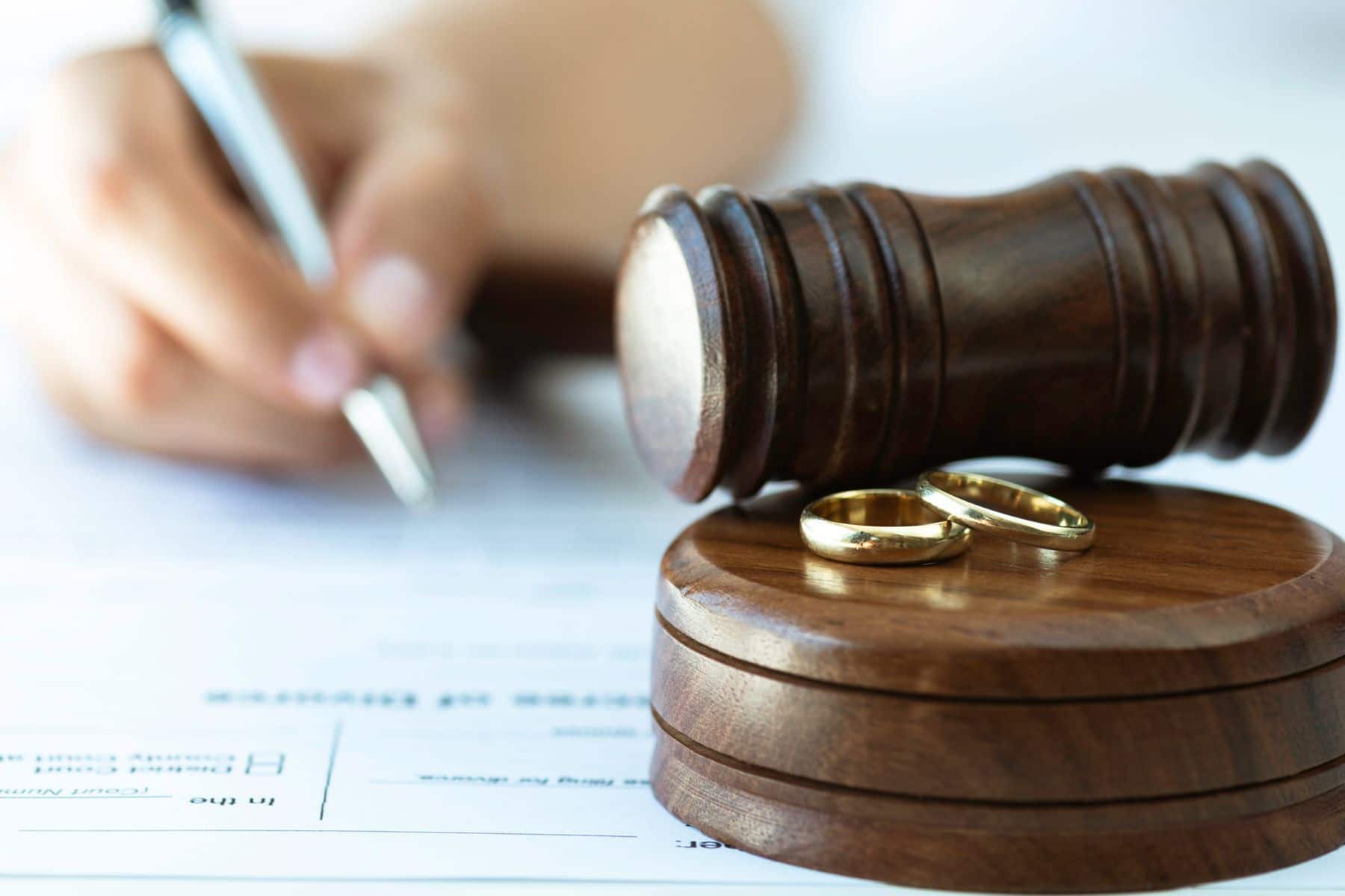 Motivos de divorcio en Peru: violencia, adulterio y abandono